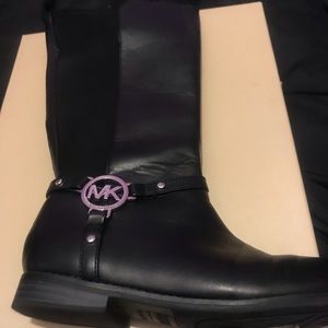 MK girls boots size 3